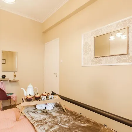 Modern Antique Private Near To Acropolis Museum And Metro Station *