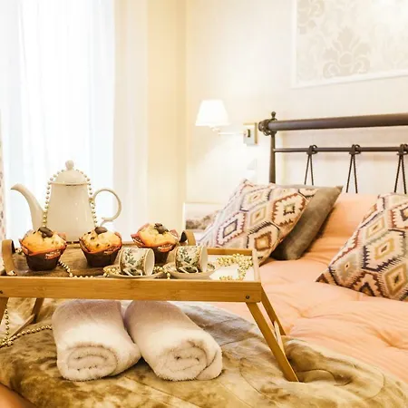 Modern Antique Private Near To Acropolis Museum And Metro Station